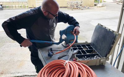 Gasslangen vervangen aan boord